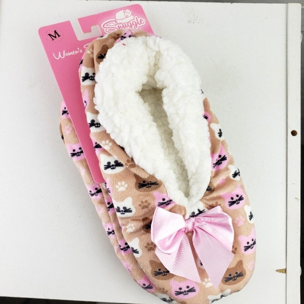 Snuggle Feet Womens Slippers NWT Sz M